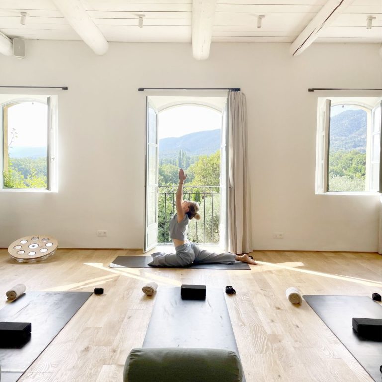 retraite-yoga-salle-luberon-provence-fontenille-bastide-du-mourre